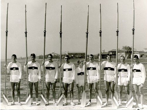 Mannschaftsfoto Achter Olympiazweiter 1964